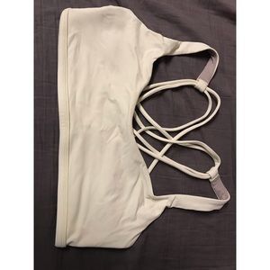 Lululemon free to be sports bra
